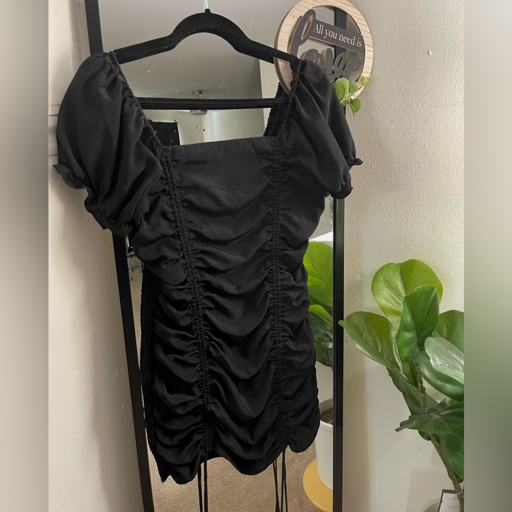 BLACK RUCHED DRESS 🖤.
